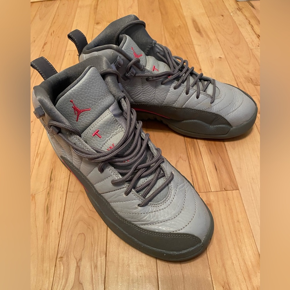 Jordan retro 12s pink and wolf gray size 7y
